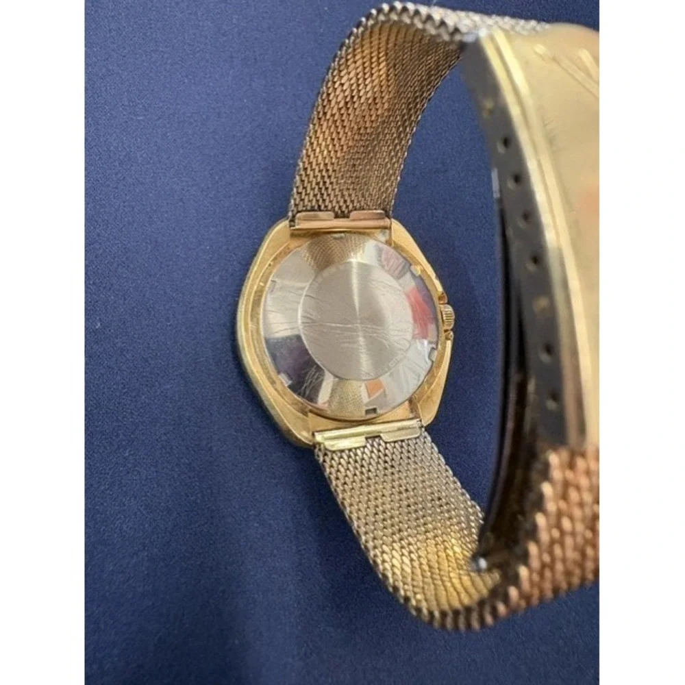 Vintage Wittnauer Automatic Gold Tone Mesh Bracelet Day Date Watch